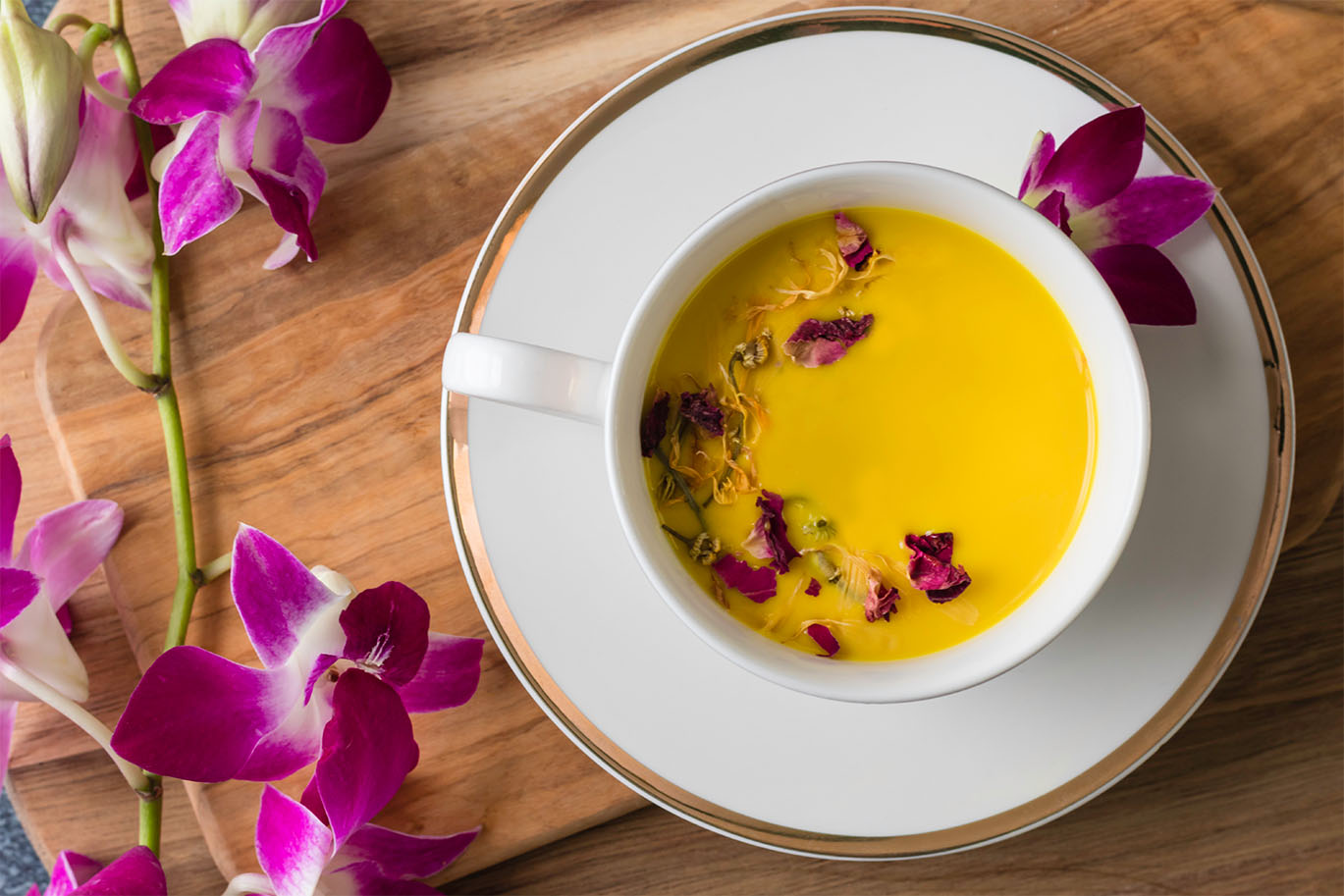 Try this Soothing Golden Milk recipe made with Truvani Daily Turmeric Tabs